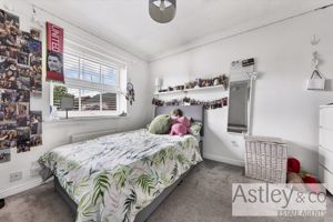 bed2- click for photo gallery